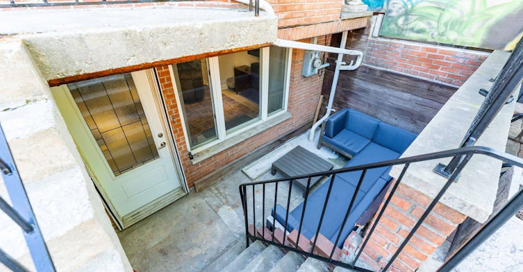 Lower-63 Bellevue Avenue, Toronto, ON, M5T 2N6 - 18