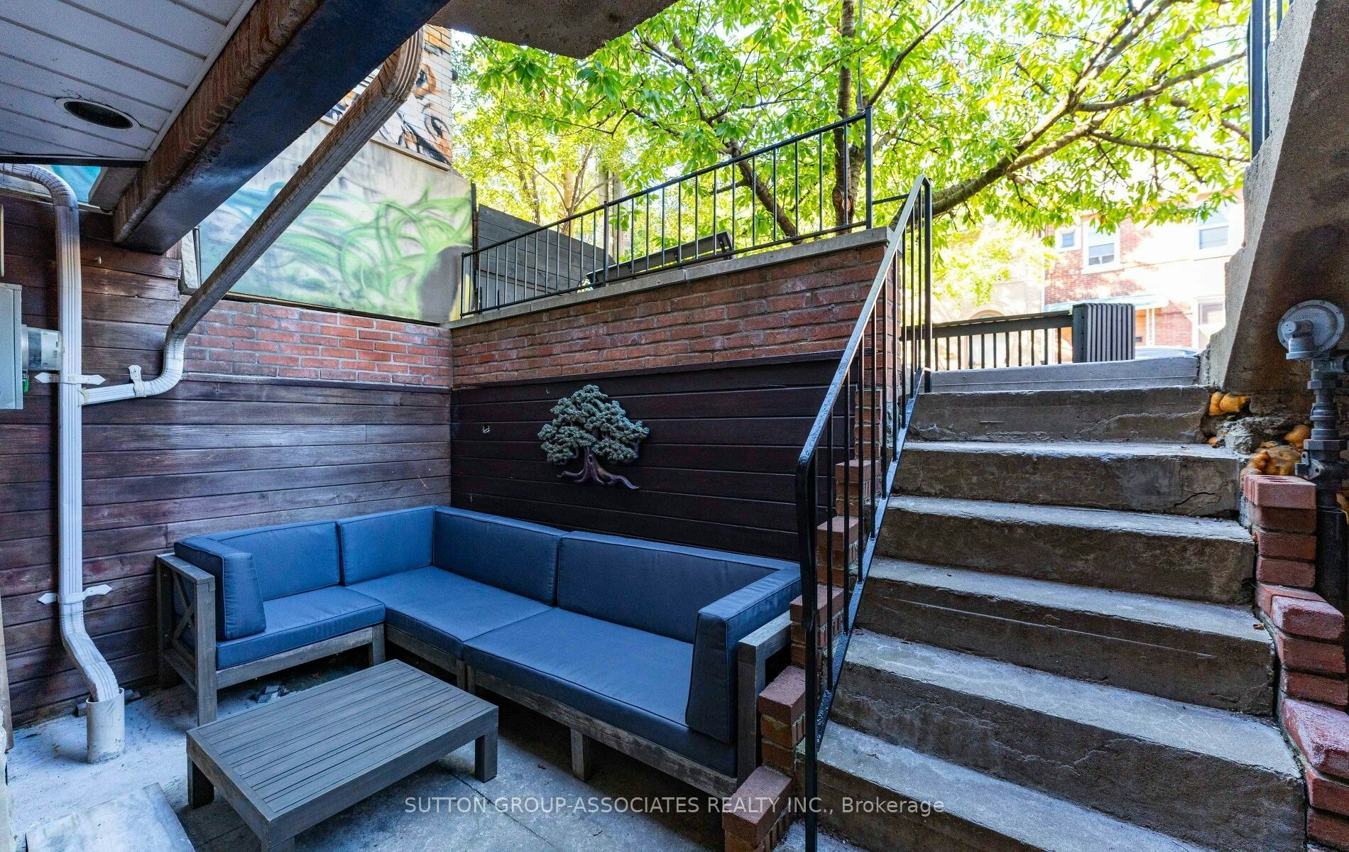 Lower-63 Bellevue Avenue, Toronto, ON, M5T 2N6 - 16
