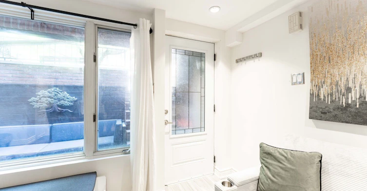 Lower-63 Bellevue Avenue, Toronto, ON, M5T 2N6 - 4