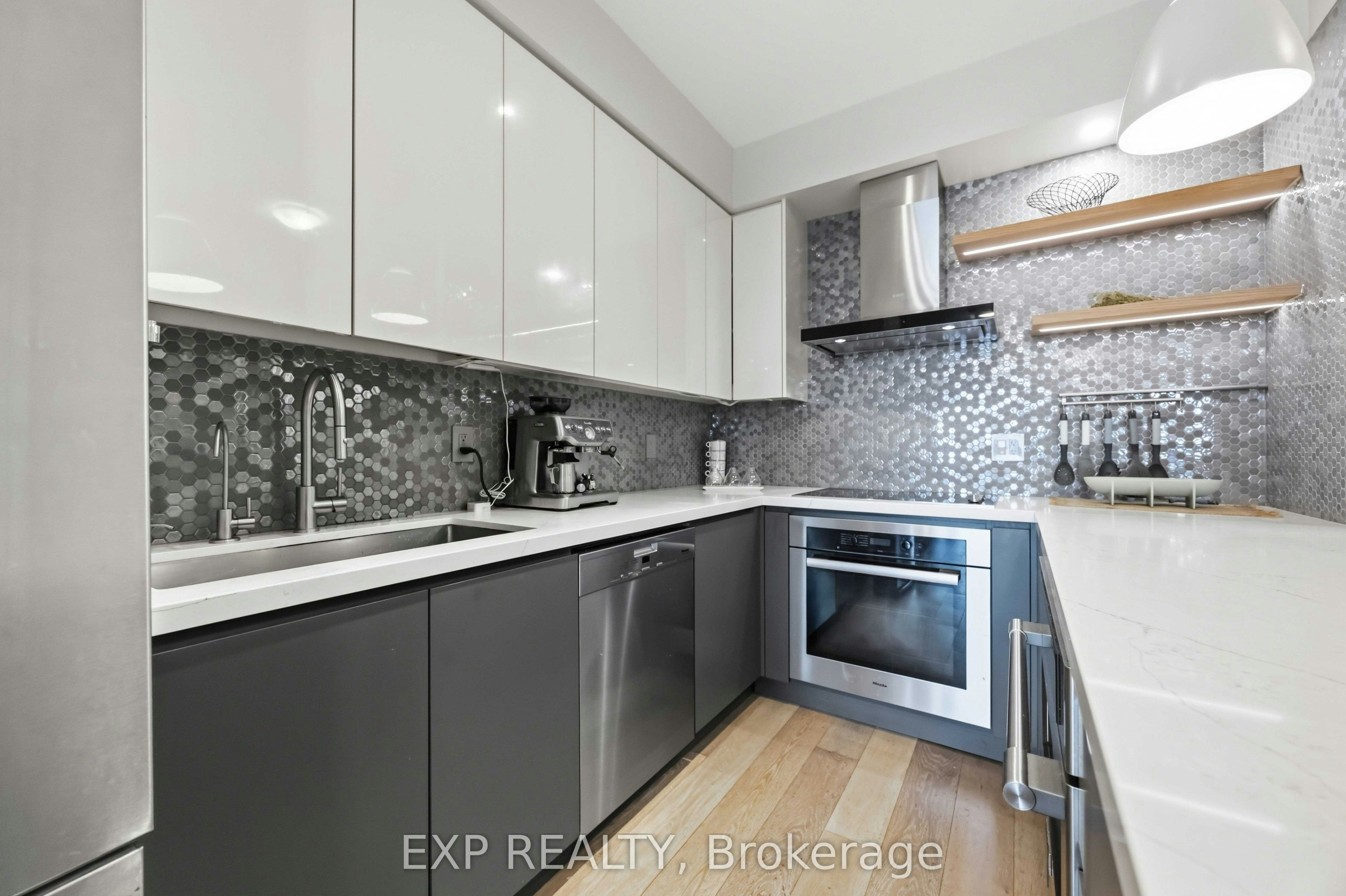 TH106-160 Vanderhoof Avenue, Toronto, ON, M4G 0B7 - 8