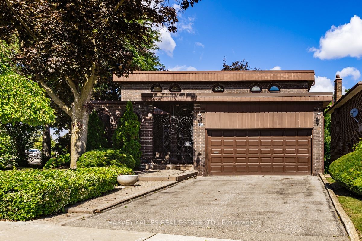 30 Coreydale Court, Toronto, ON, M3H 4T2