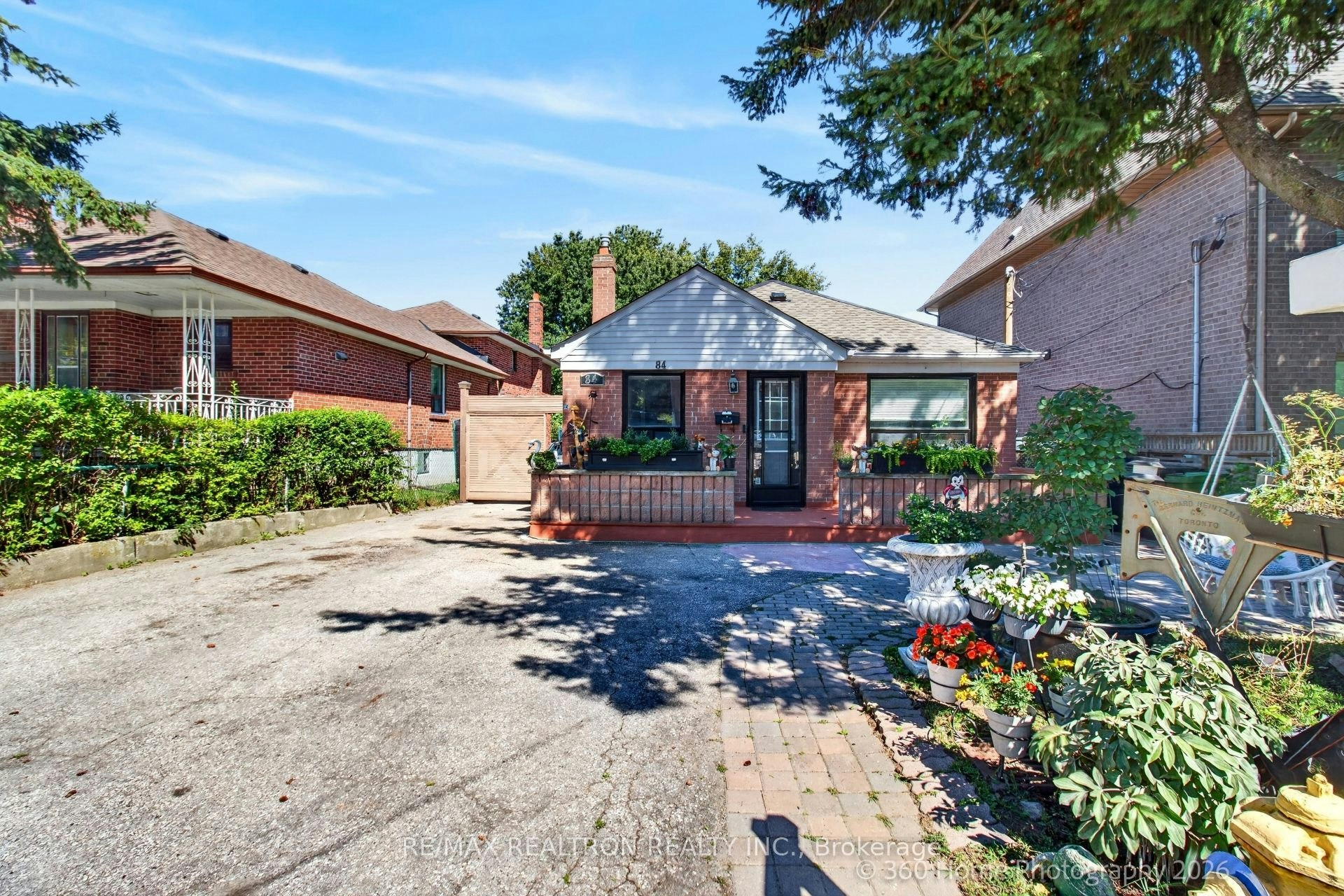 84 Ranee Avenue, Toronto, ON, M6A 1N2