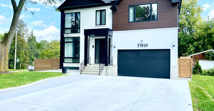 2 North Hills Terrace, Toronto, ON, M3C 1M6 - 2