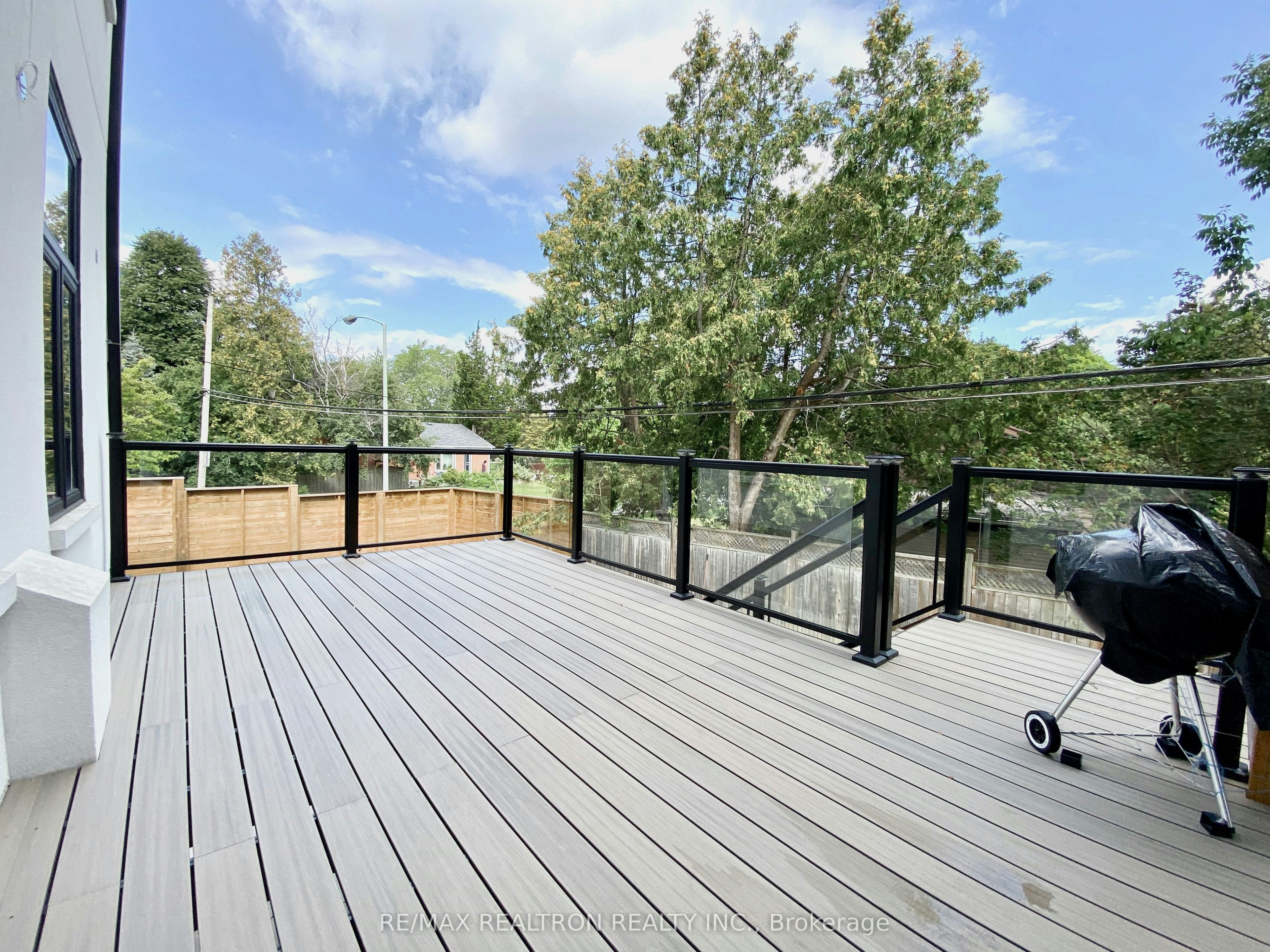 2 North Hills Terrace, Toronto, ON, M3C 1M6 - 22