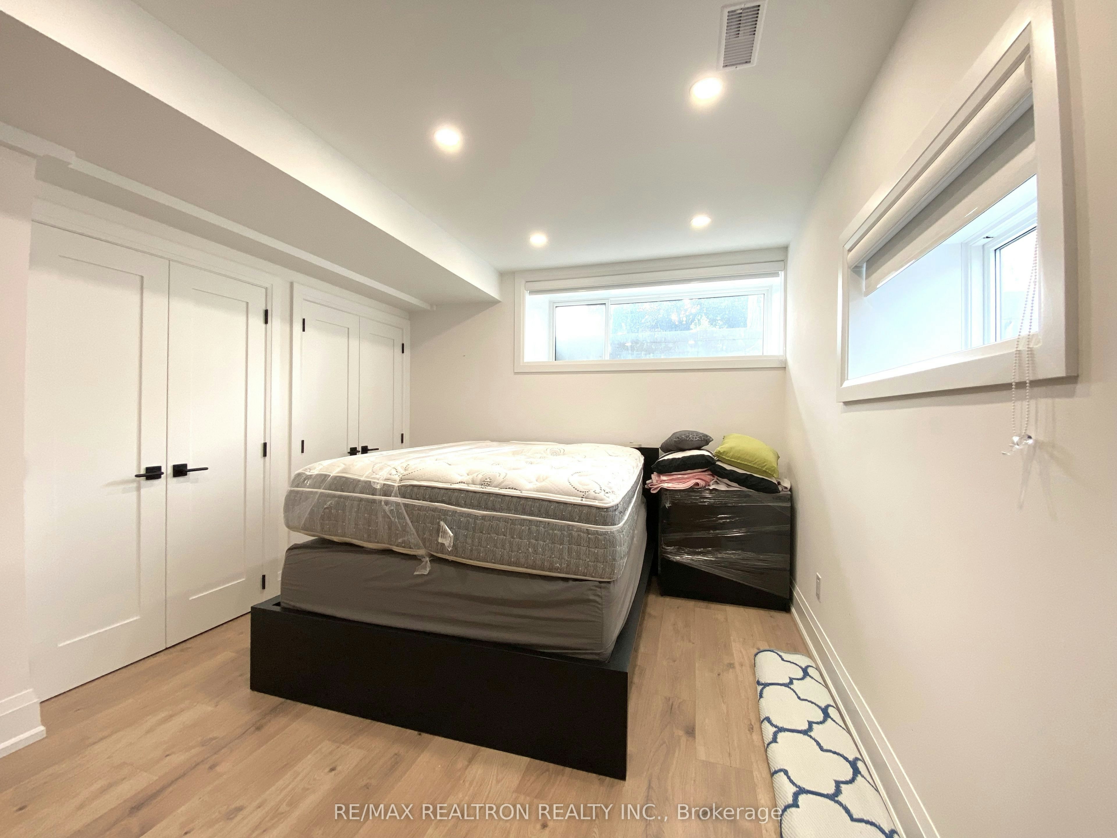 2 North Hills Terrace, Toronto, ON, M3C 1M6 - 25