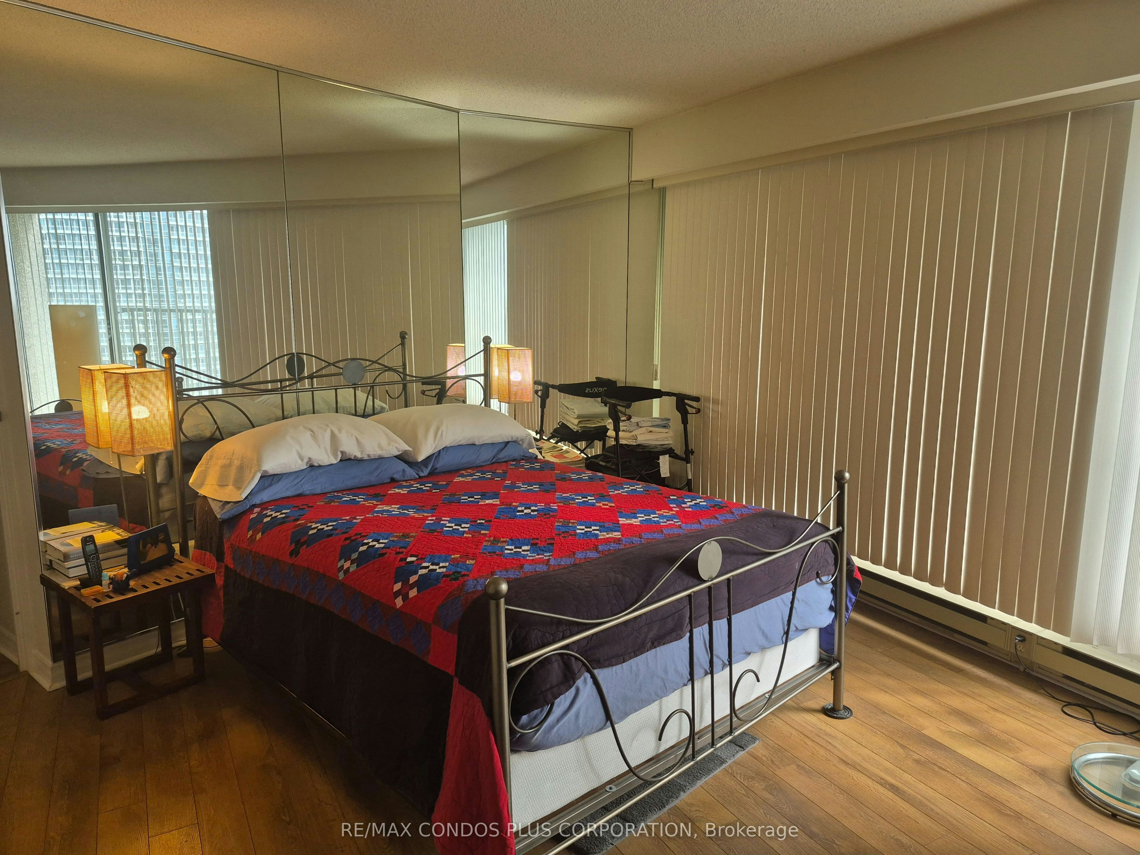 1914-55 Harbour Square, Toronto, ON, M5J 2L1 - 7