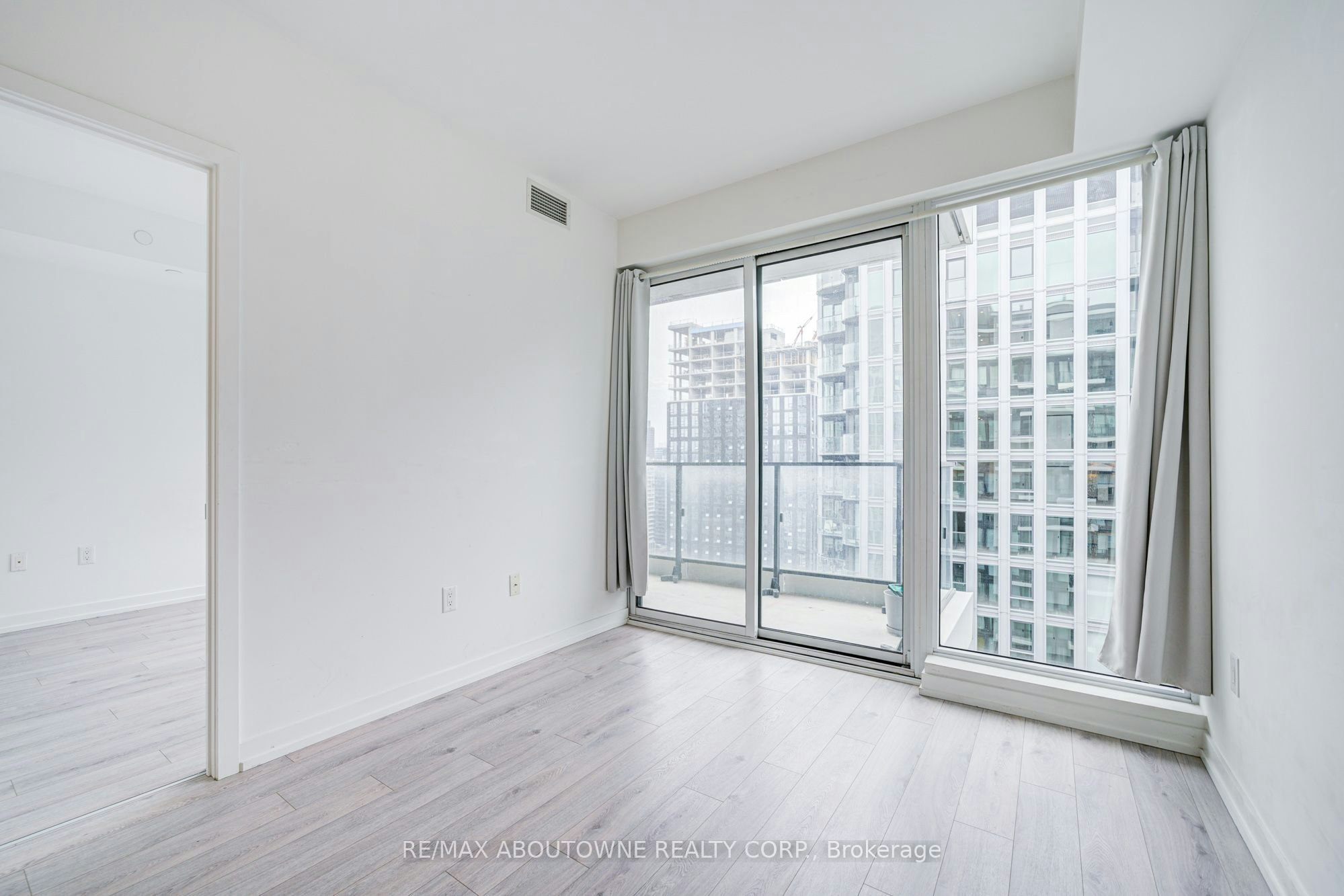 2905-77 Shuter Street, Toronto, ON, M5B 1B2 - 31