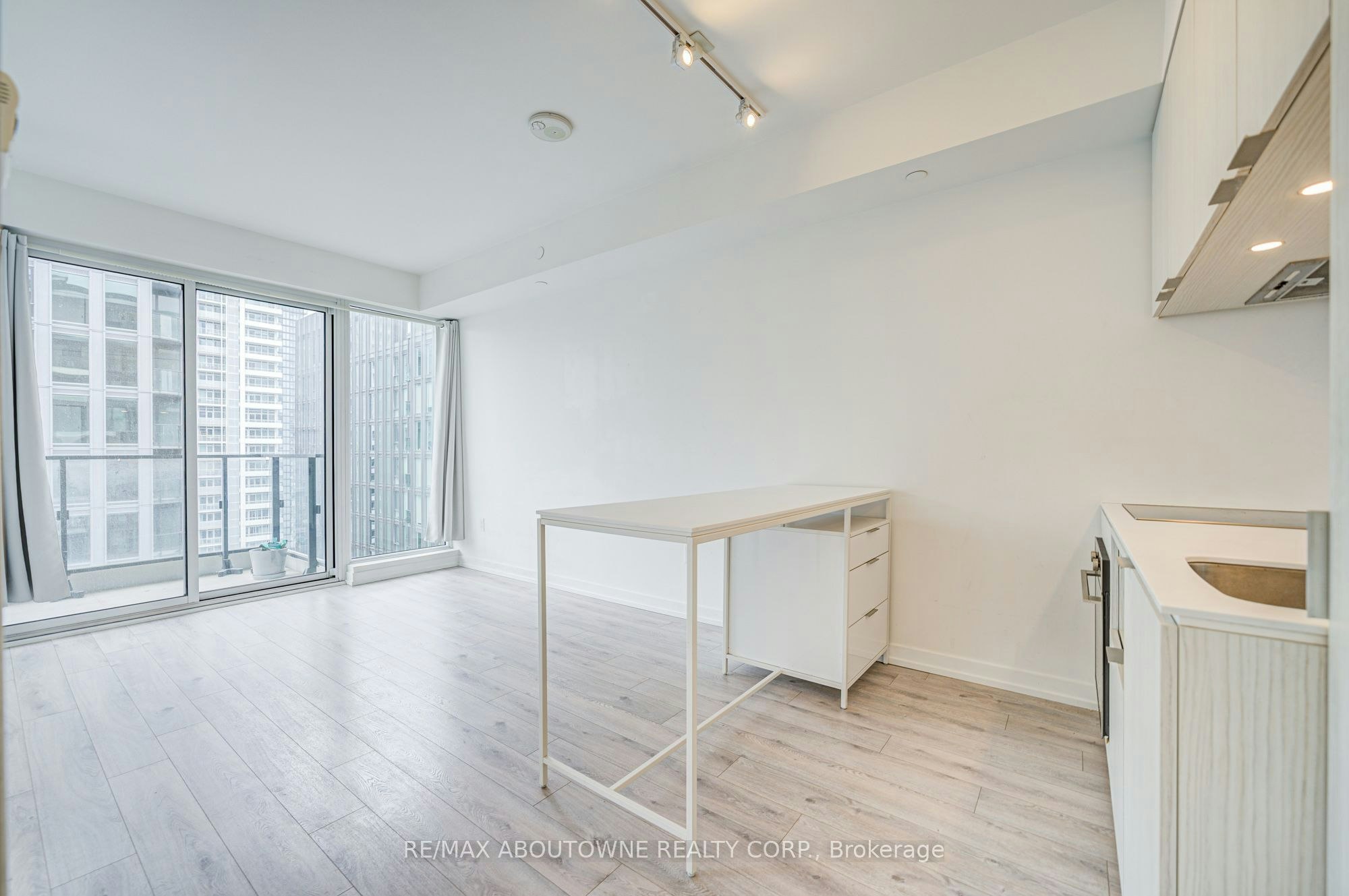2905-77 Shuter Street, Toronto, ON, M5B 1B2 - 21