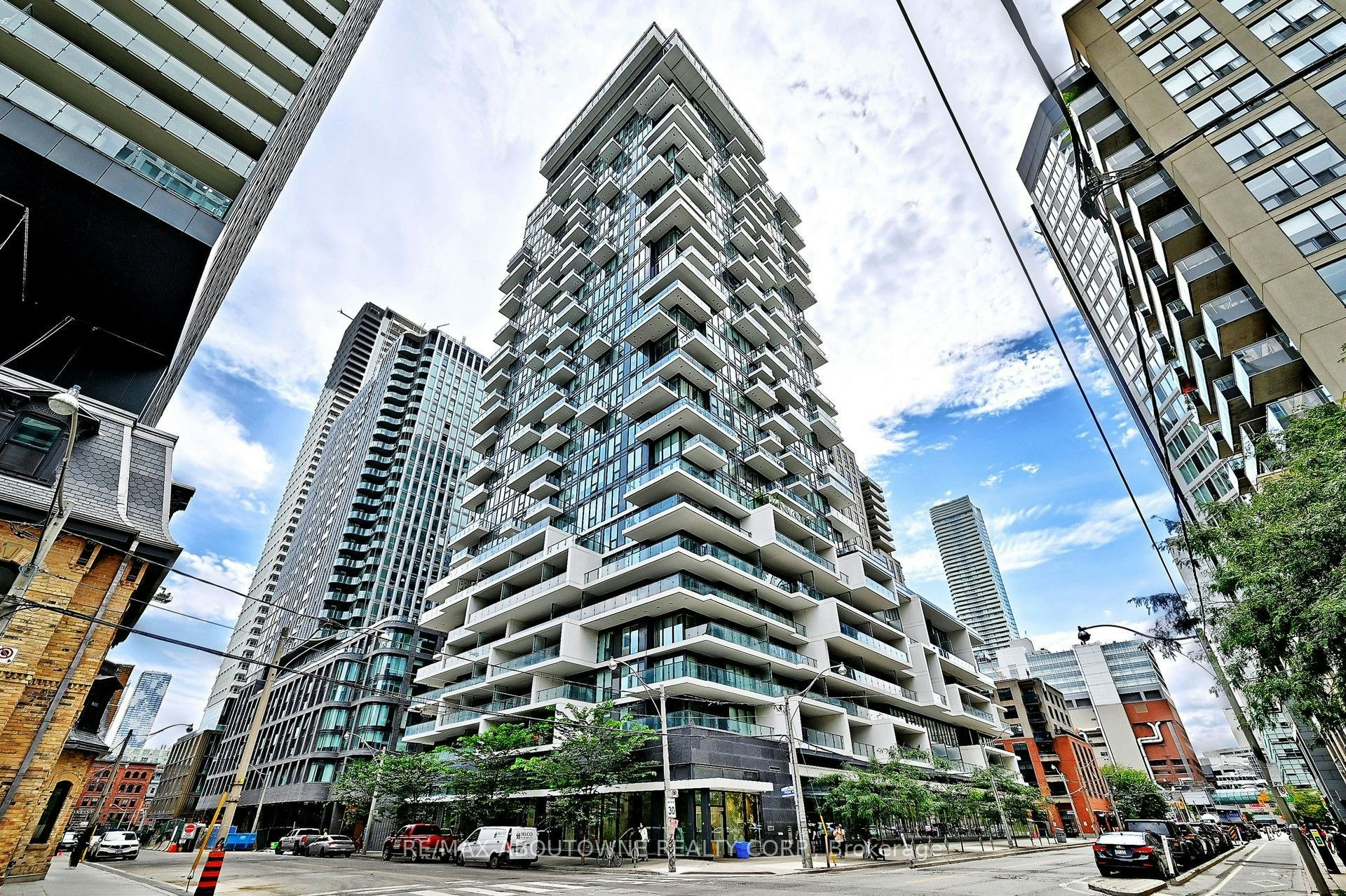 2905-77 Shuter Street, Toronto, ON, M5B 1B2 - 2