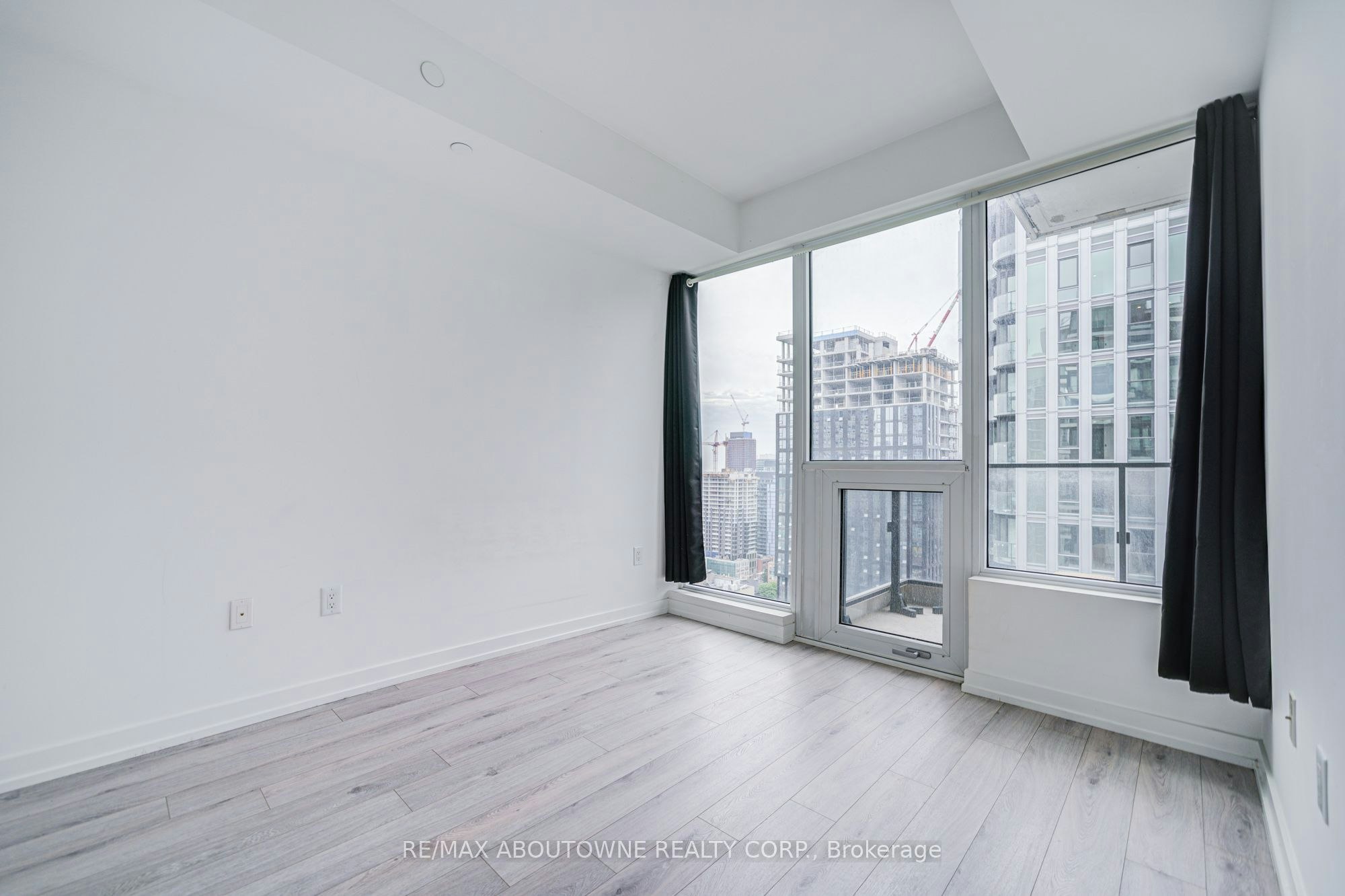 2905-77 Shuter Street, Toronto, ON, M5B 1B2 - 33