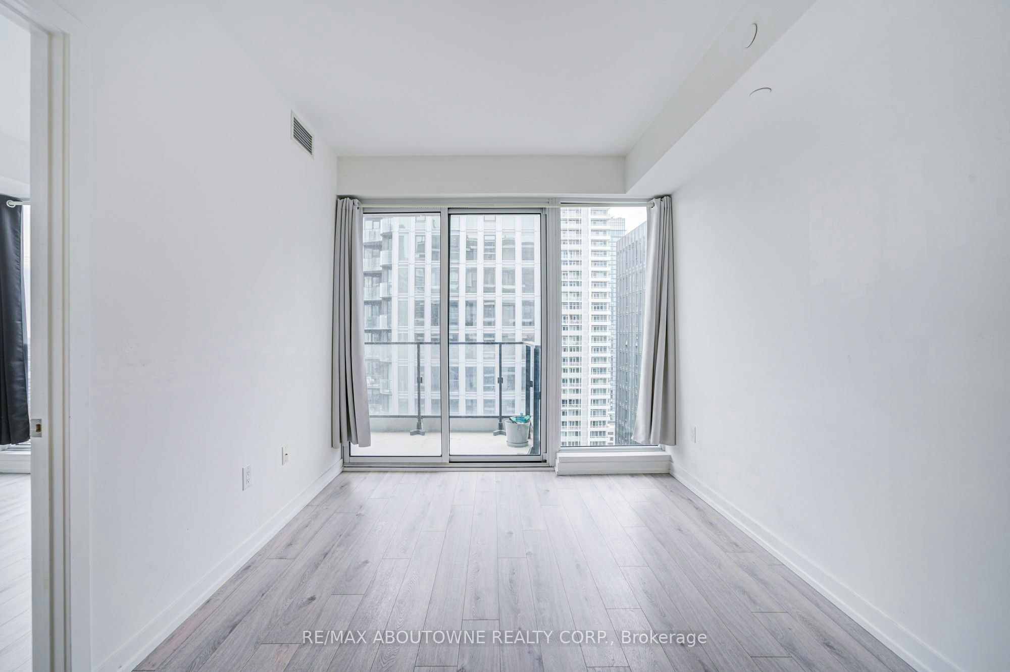 2905-77 Shuter Street, Toronto, ON, M5B 1B2 - 28