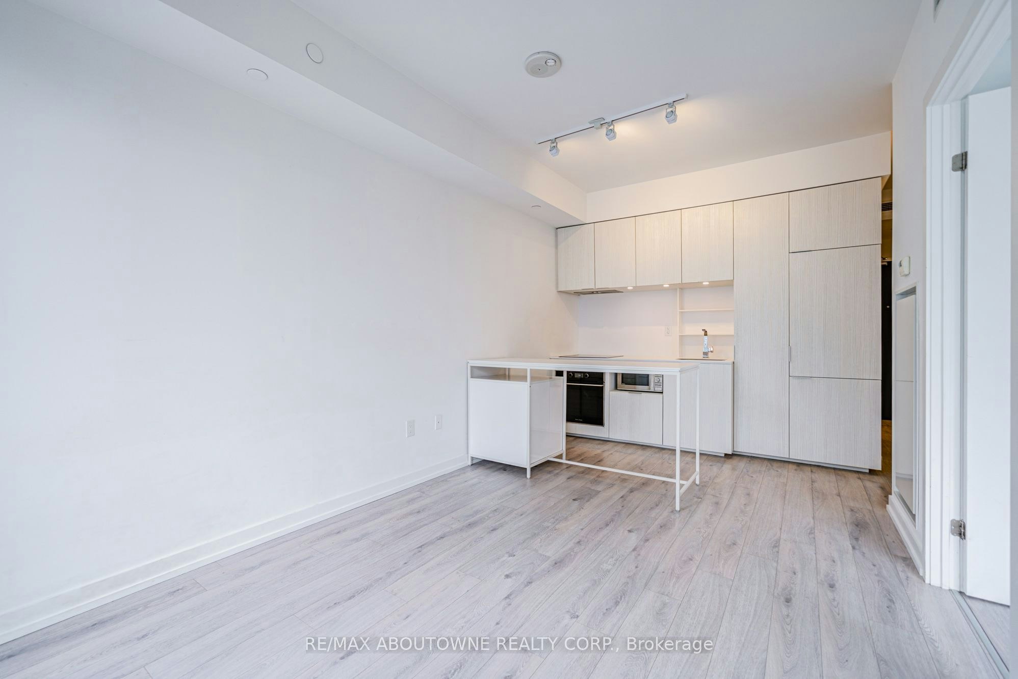 2905-77 Shuter Street, Toronto, ON, M5B 1B2 - 32