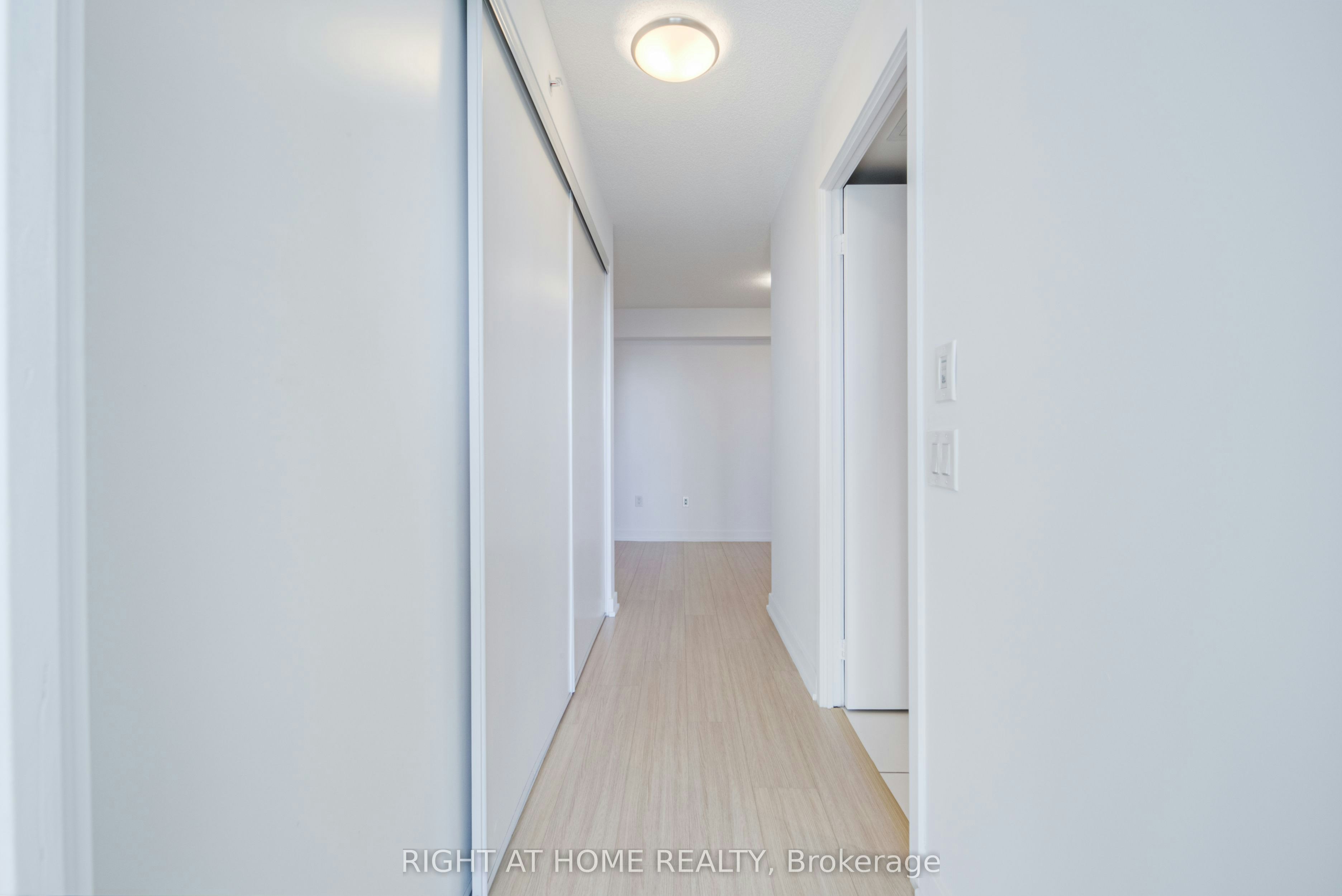 902-85 Queens Wharf Road, Toronto, ON, M5V 0J9 - 13