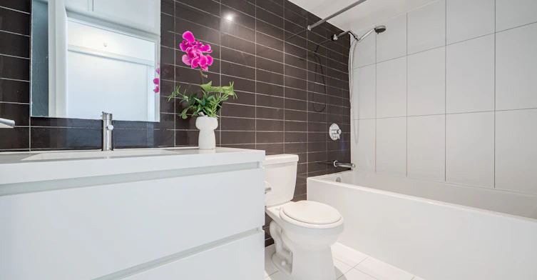 902-85 Queens Wharf Road, Toronto, ON, M5V 0J9 - 14