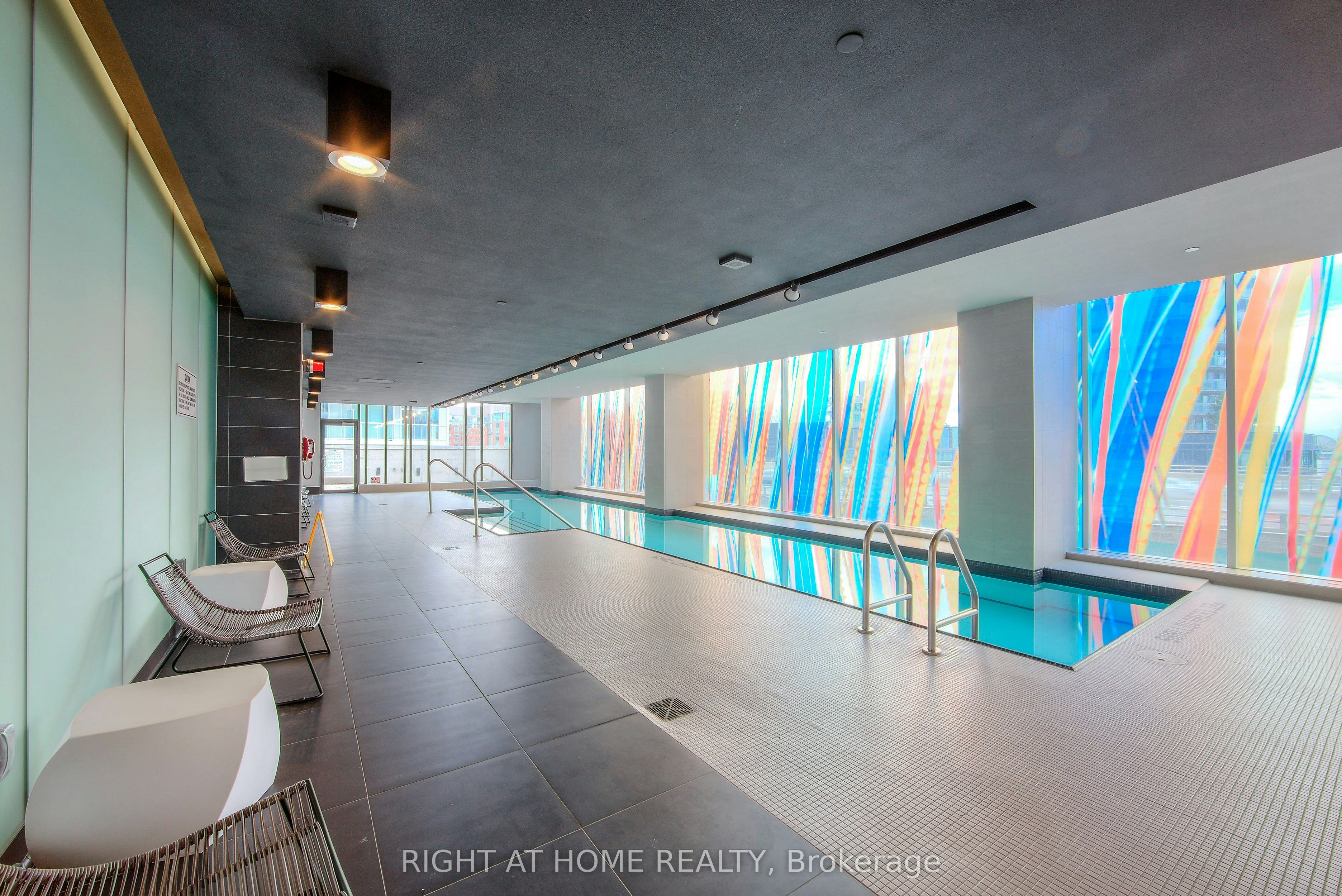 902-85 Queens Wharf Road, Toronto, ON, M5V 0J9 - 24