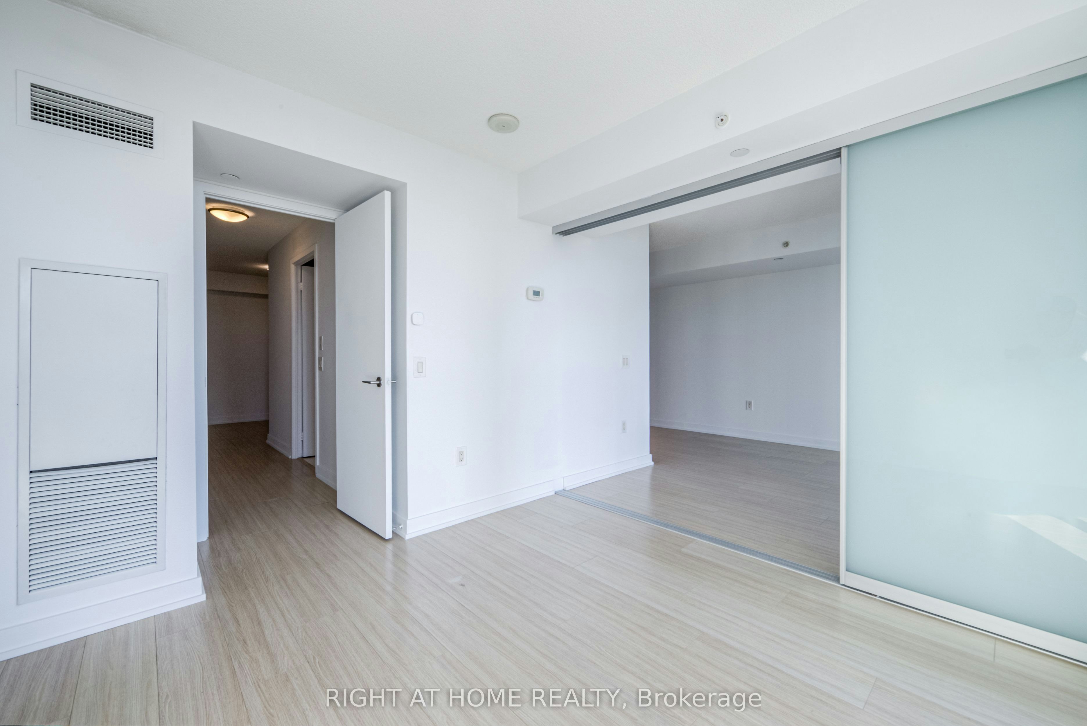 902-85 Queens Wharf Road, Toronto, ON, M5V 0J9 - 12