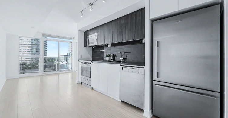 902-85 Queens Wharf Road, Toronto, ON, M5V 0J9 - 4