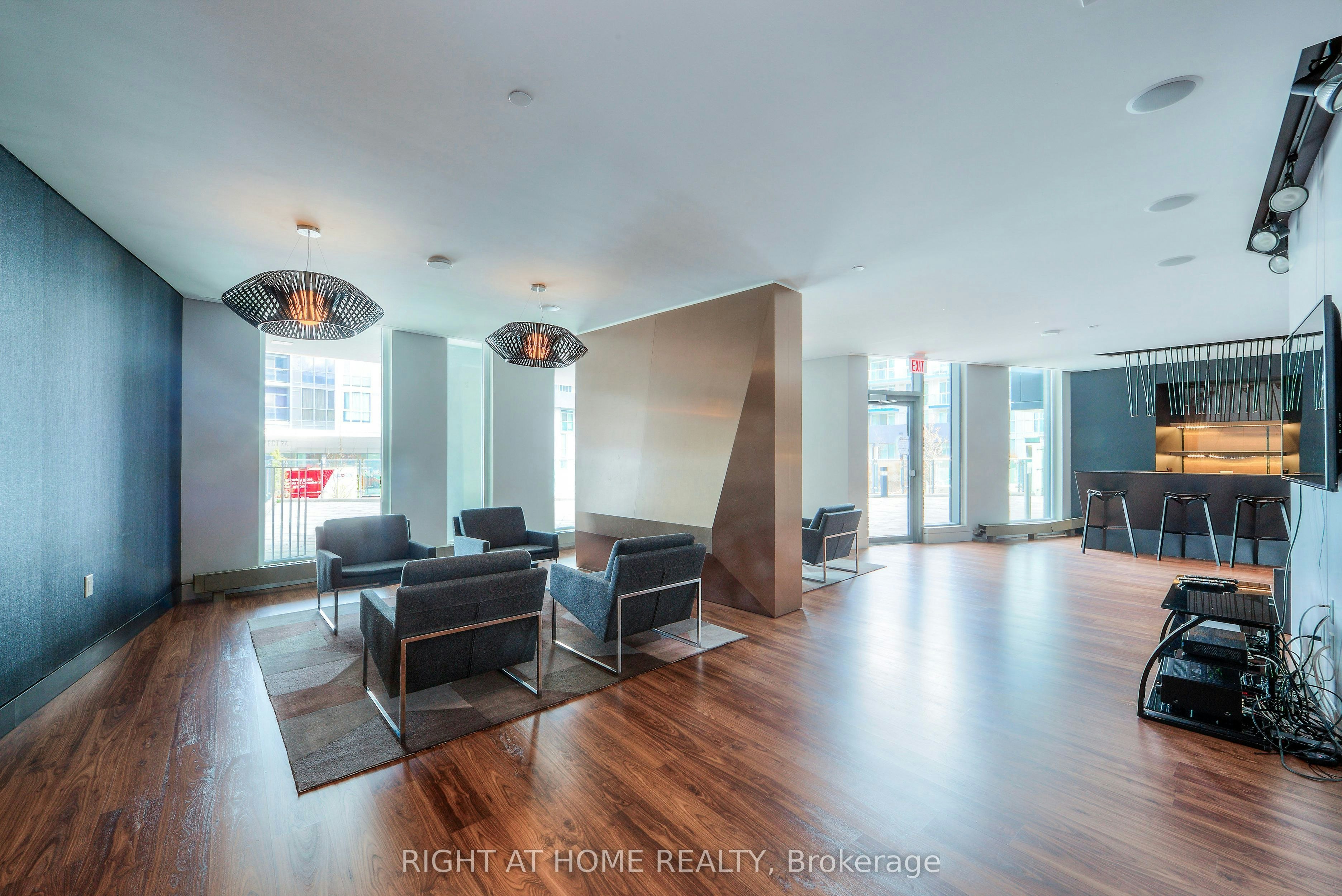 902-85 Queens Wharf Road, Toronto, ON, M5V 0J9 - 31