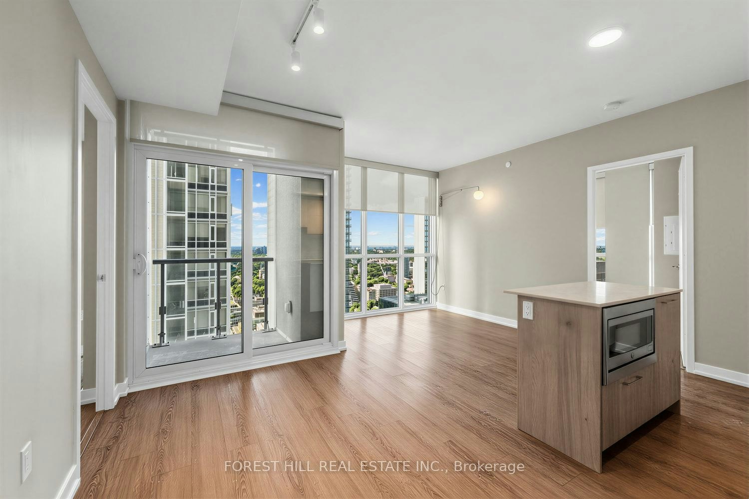 3705-1 Yorkville Avenue, Toronto, ON, M4W 1L1