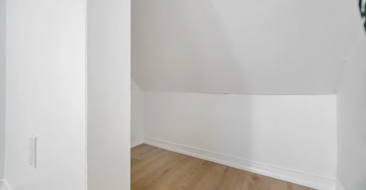 Upper-472 Lansdowne Avenue, Toronto, ON, M6H 3Y3 - 35