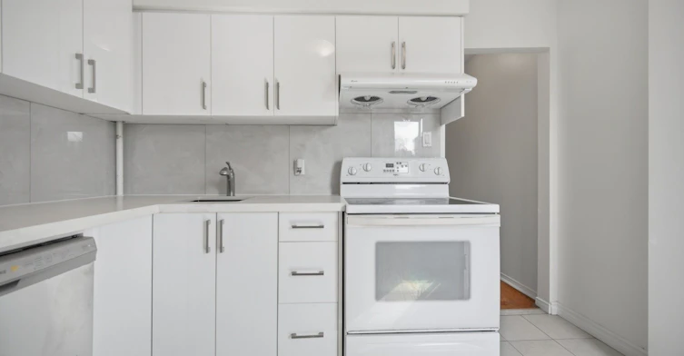 Upper-472 Lansdowne Avenue, Toronto, ON, M6H 3Y3 - 9
