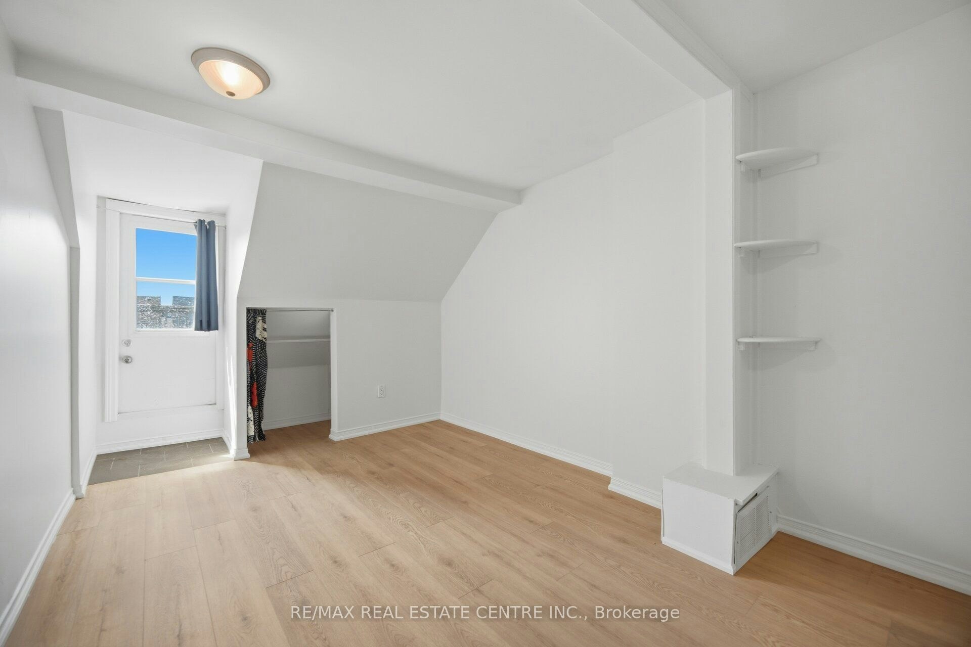 Upper-472 Lansdowne Avenue, Toronto, ON, M6H 3Y3 - 28