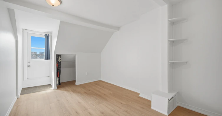 Upper-472 Lansdowne Avenue, Toronto, ON, M6H 3Y3 - 28