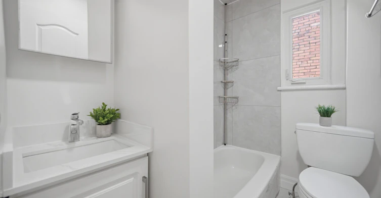Upper-472 Lansdowne Avenue, Toronto, ON, M6H 3Y3 - 18
