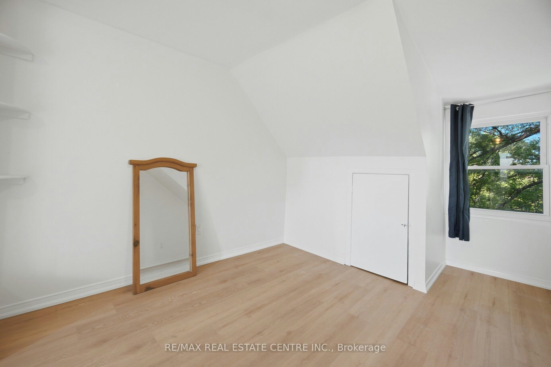 Upper-472 Lansdowne Avenue, Toronto, ON, M6H 3Y3 - 32