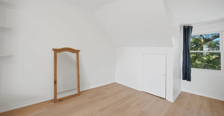 Upper-472 Lansdowne Avenue, Toronto, ON, M6H 3Y3 - 32