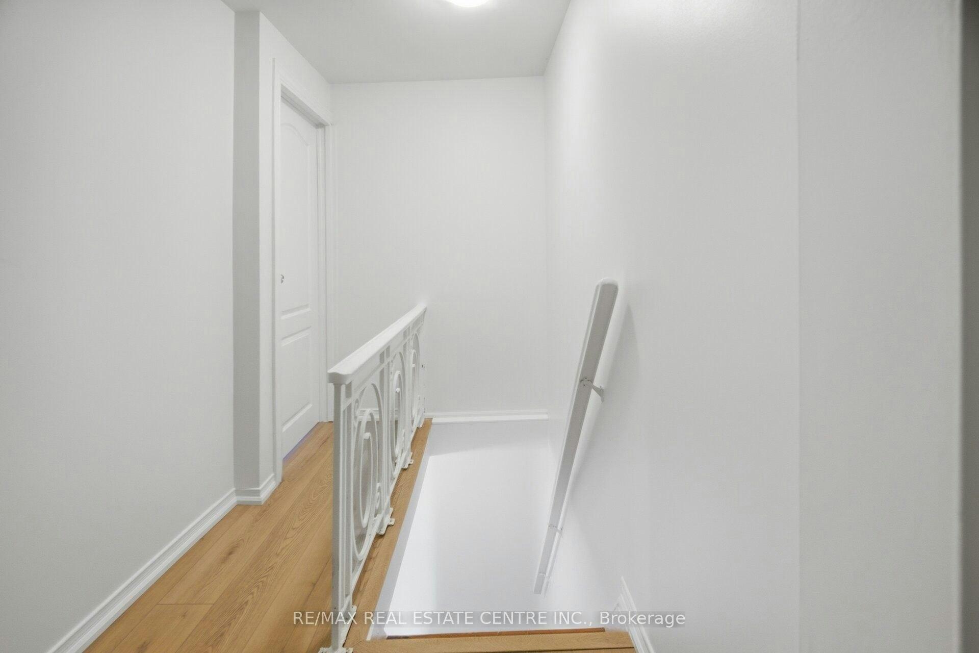 Upper-472 Lansdowne Avenue, Toronto, ON, M6H 3Y3 - 26