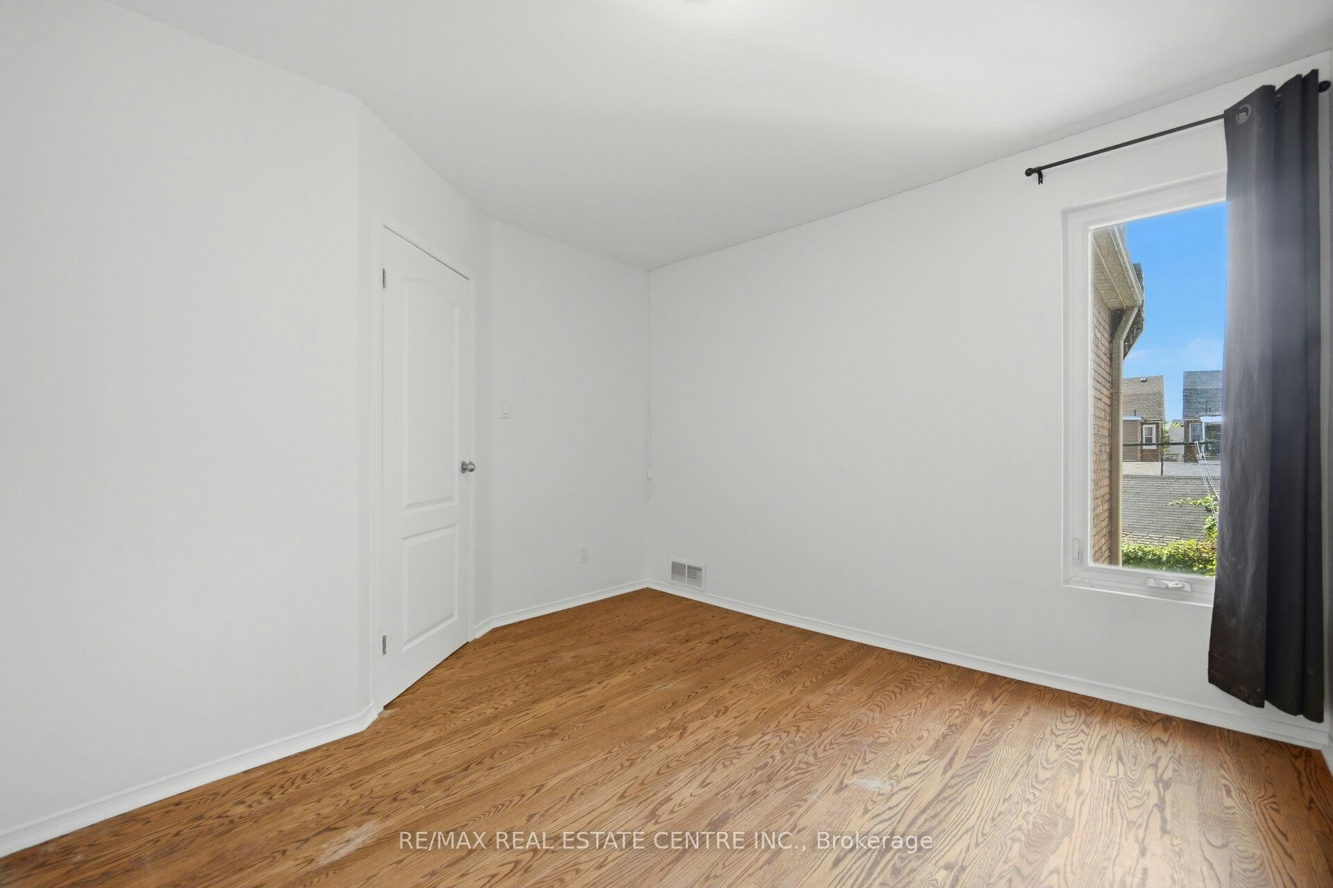Upper-472 Lansdowne Avenue, Toronto, ON, M6H 3Y3 - 17