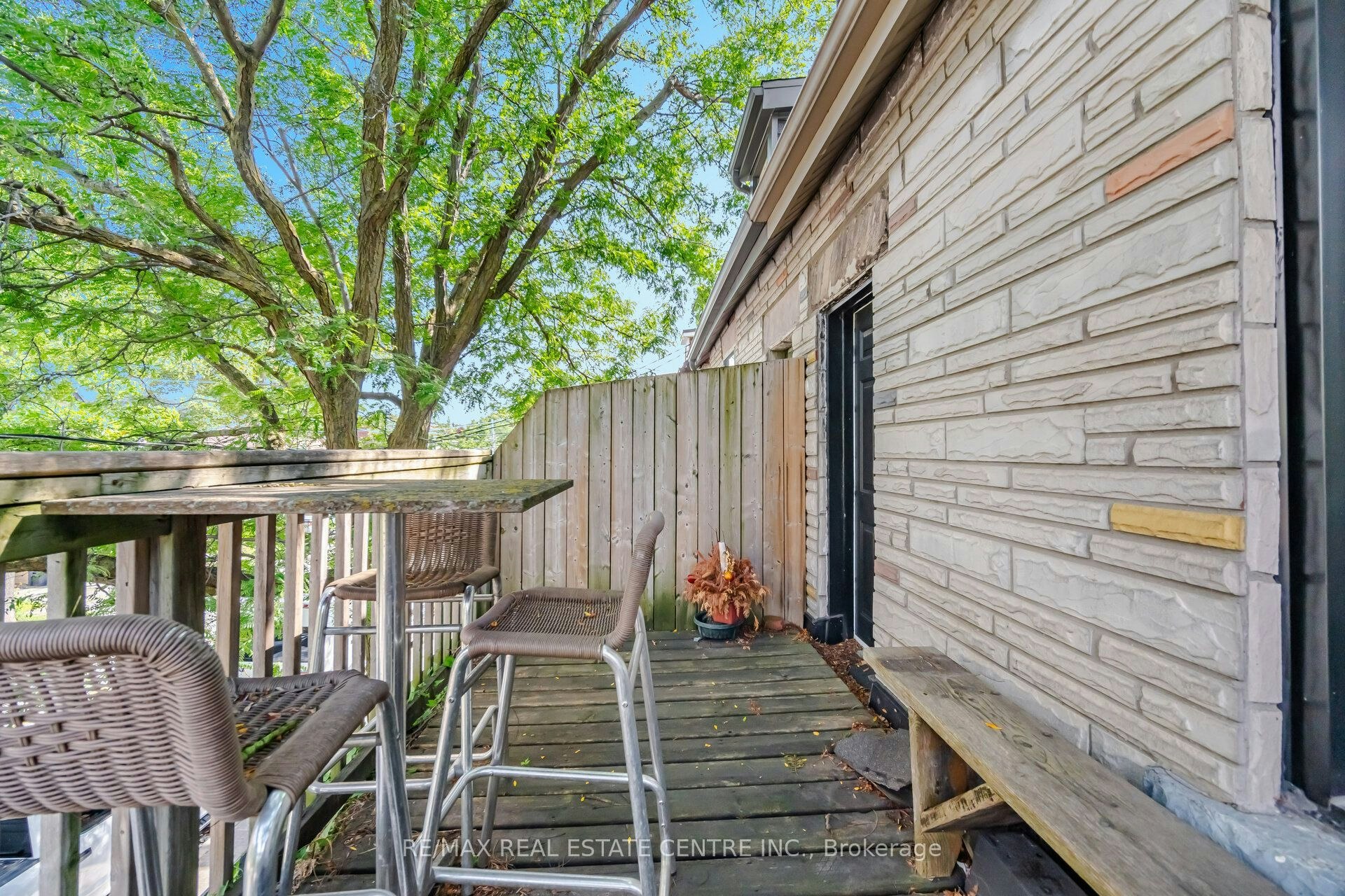 Upper-472 Lansdowne Avenue, Toronto, ON, M6H 3Y3 - 22