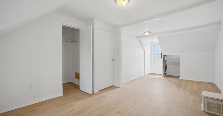 Upper-472 Lansdowne Avenue, Toronto, ON, M6H 3Y3 - 33