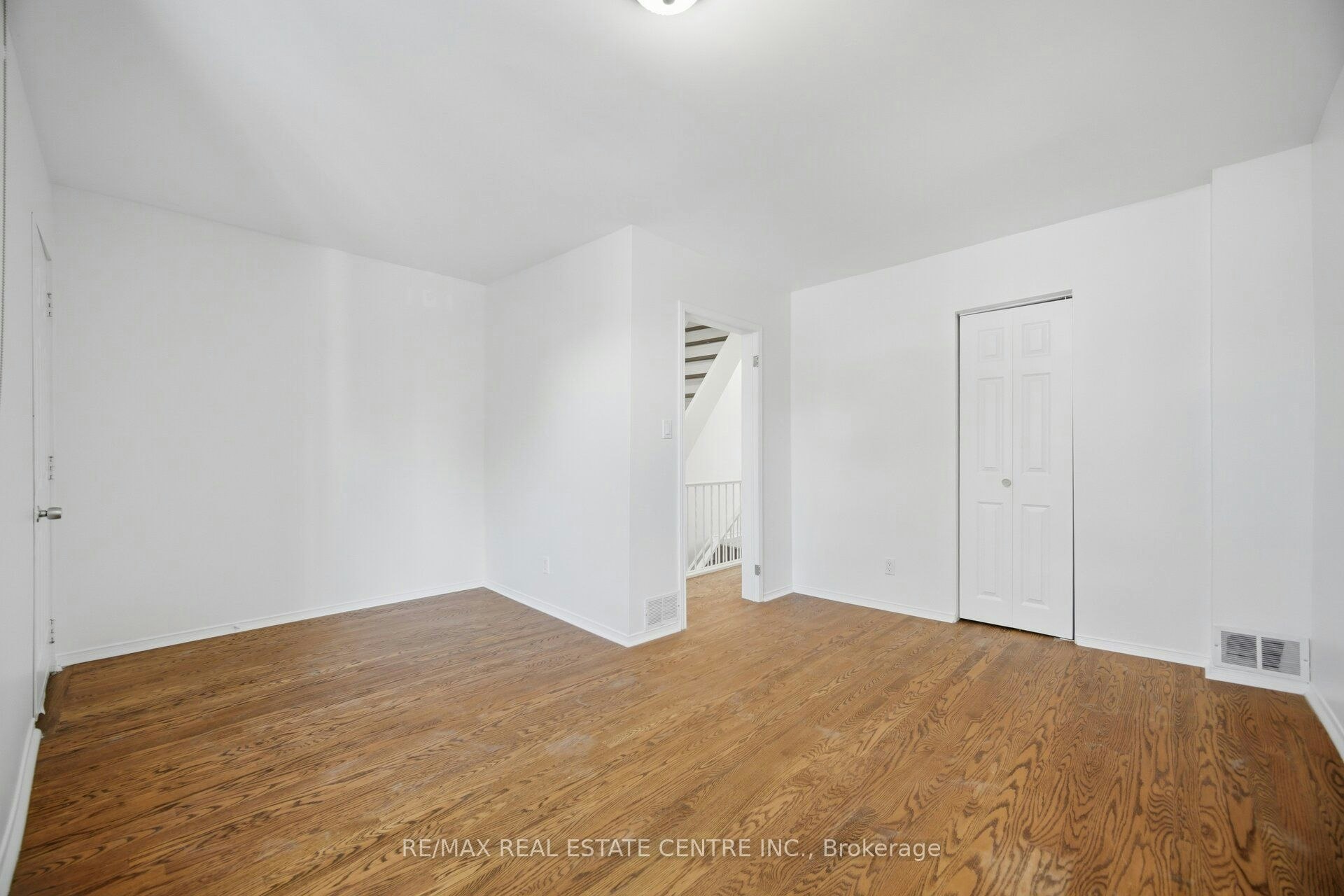 Upper-472 Lansdowne Avenue, Toronto, ON, M6H 3Y3 - 13
