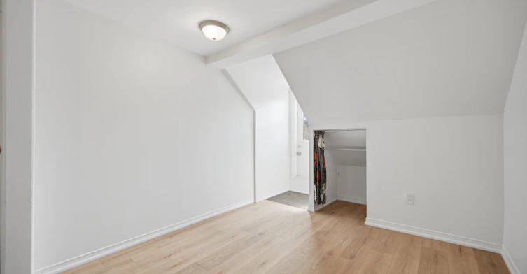 Upper-472 Lansdowne Avenue, Toronto, ON, M6H 3Y3 - 29