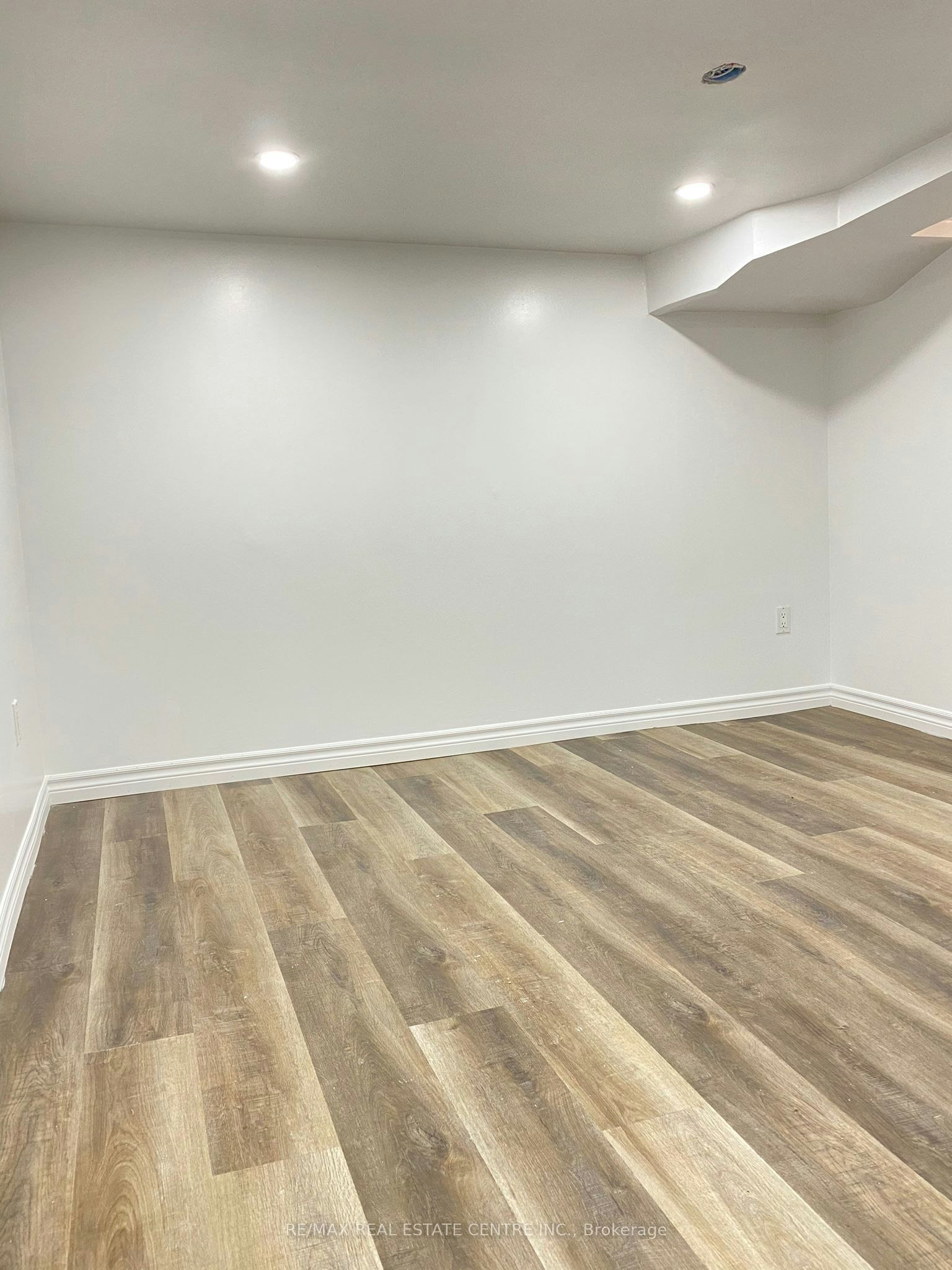 Lower-472 Lansdowne Avenue, Toronto, ON, M6H 3Y3 - 8
