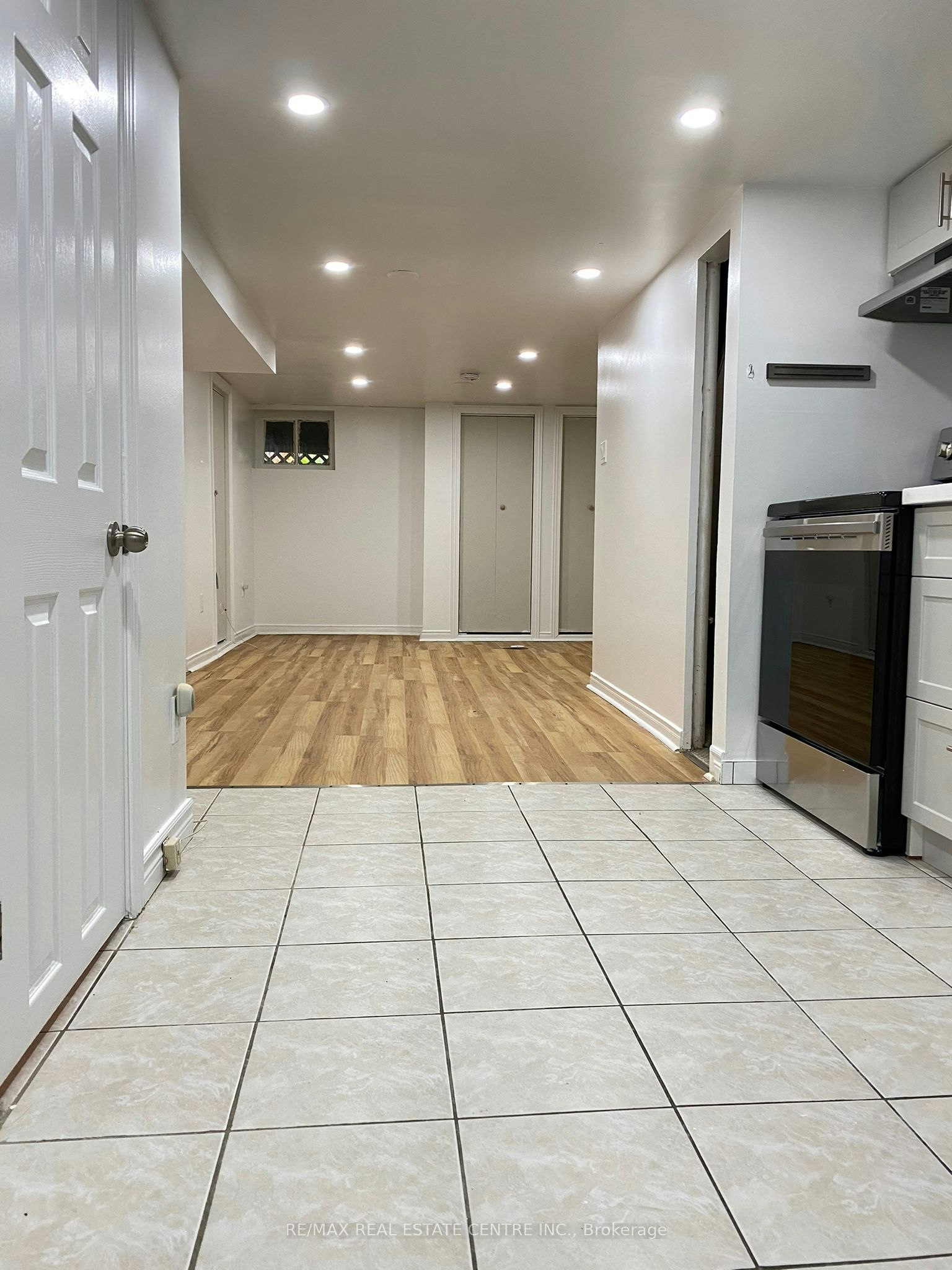 Lower-472 Lansdowne Avenue, Toronto, ON, M6H 3Y3 - 4