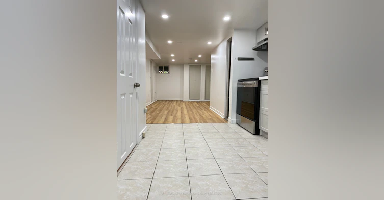 Lower-472 Lansdowne Avenue, Toronto, ON, M6H 3Y3 - 4