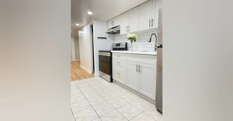 Lower-472 Lansdowne Avenue, Toronto, ON, M6H 3Y3 - 9