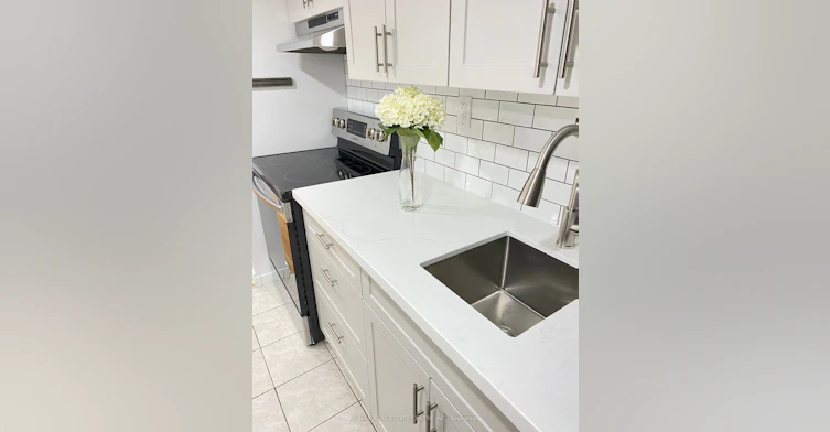 Lower-472 Lansdowne Avenue, Toronto, ON, M6H 3Y3 - 13