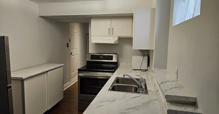 Lower-85 Lanark Avenue, Toronto, ON, M6E 2G3