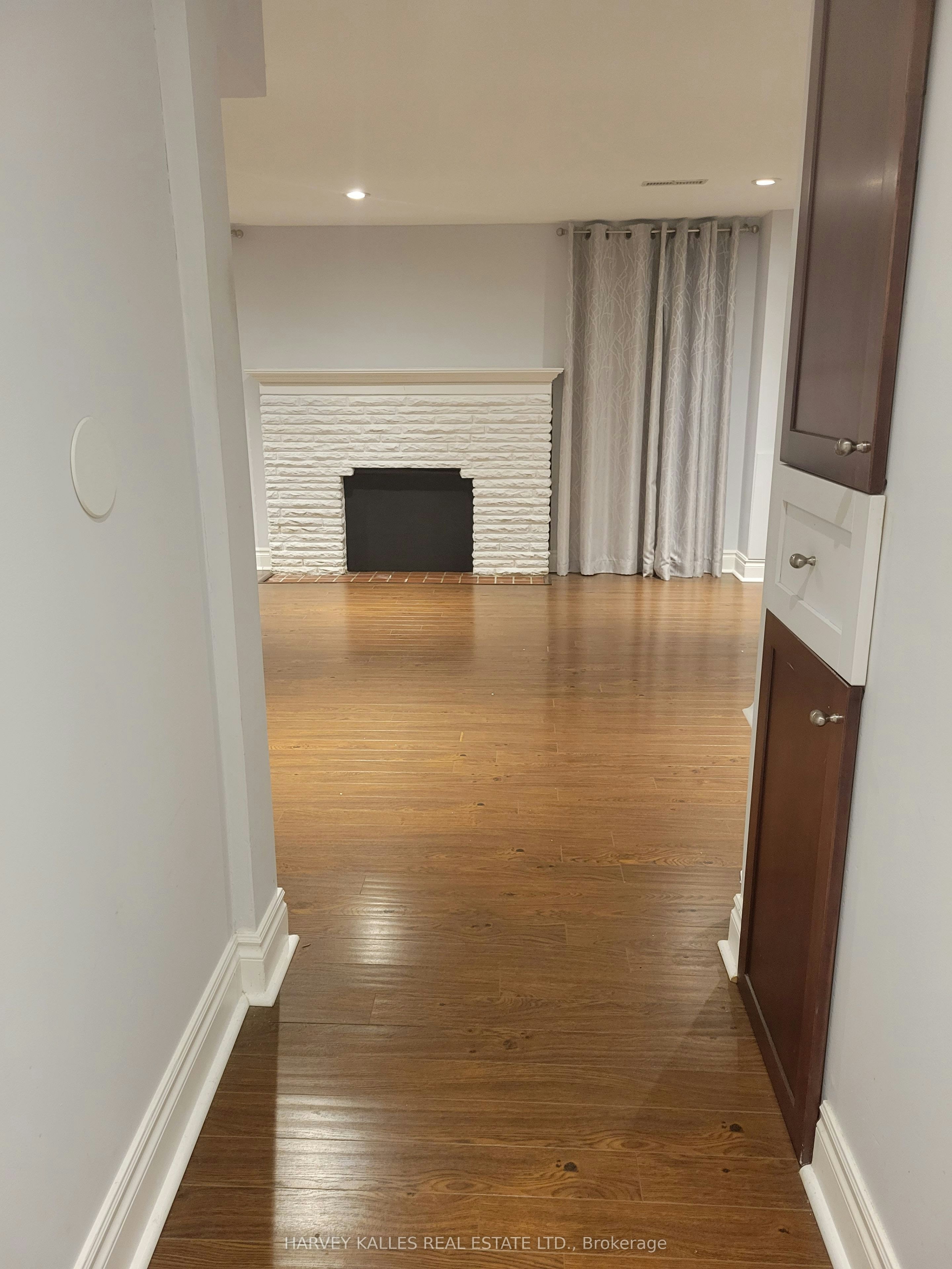 Lower-85 Lanark Avenue, Toronto, ON, M6E 2G3 - 7