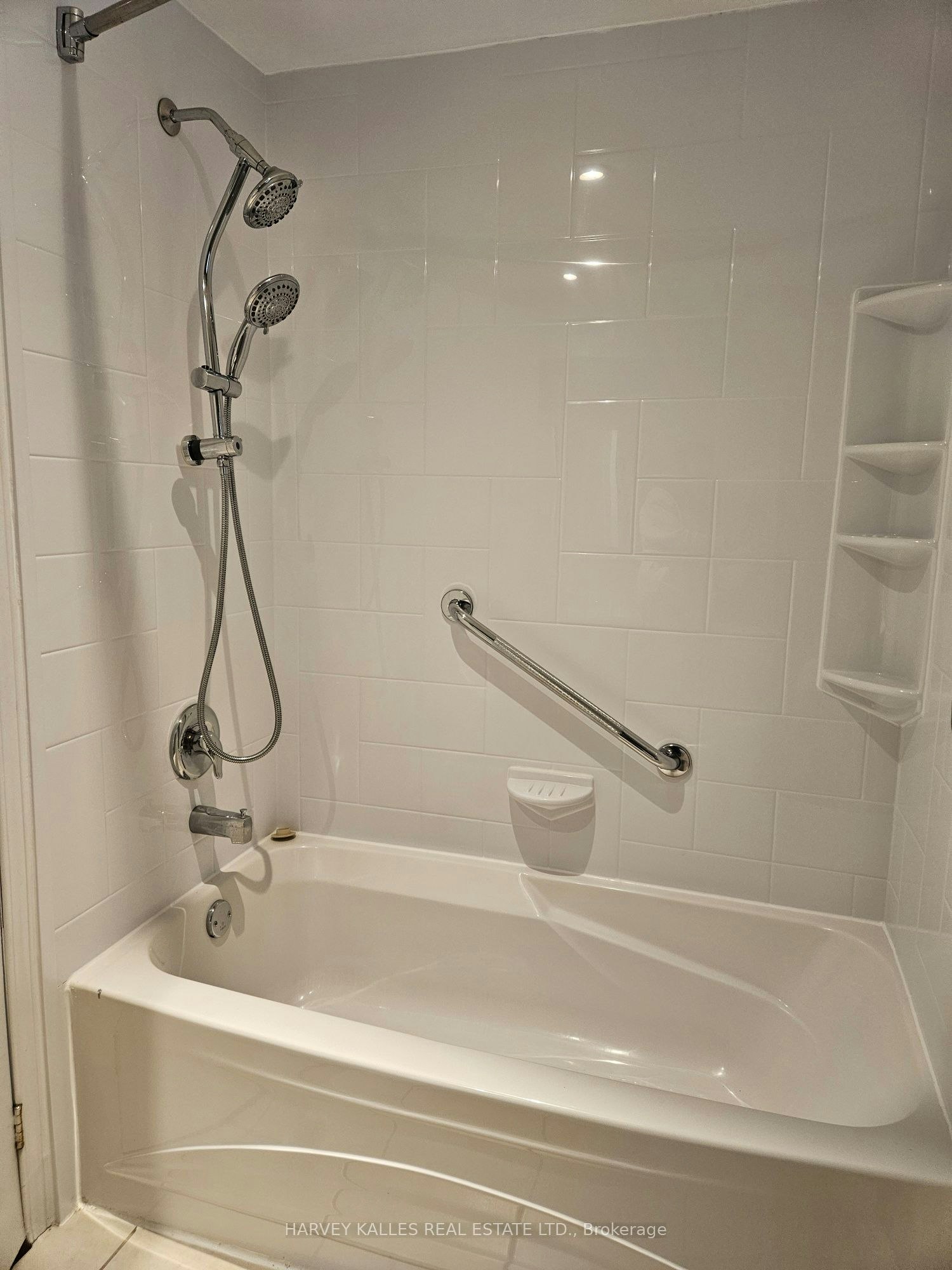 Lower-85 Lanark Avenue, Toronto, ON, M6E 2G3 - 9