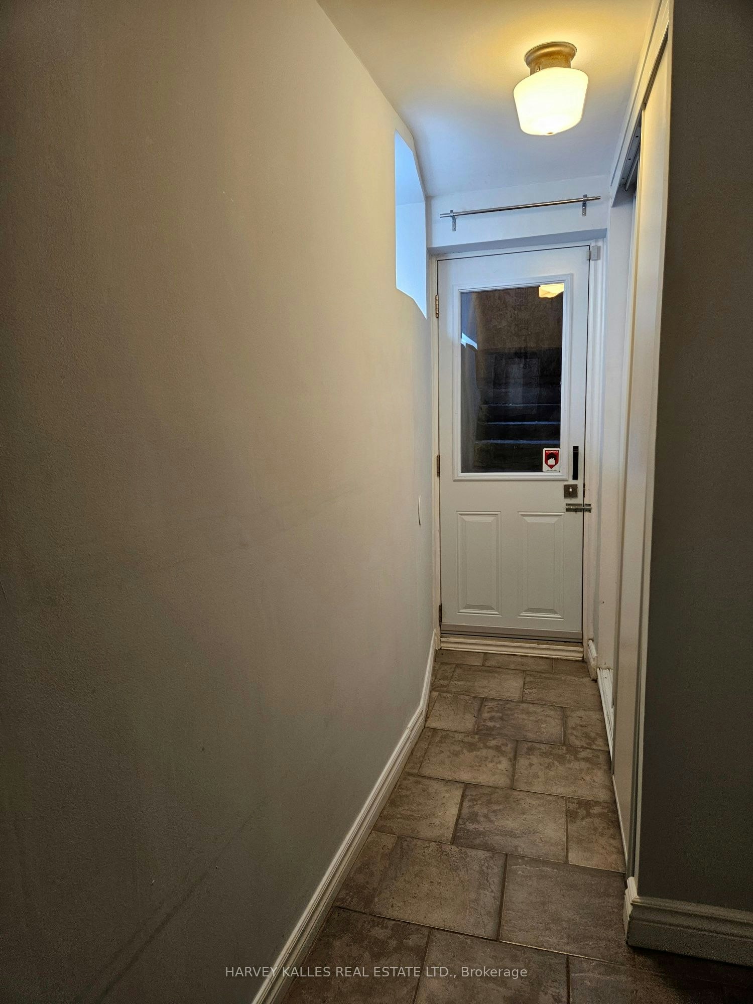 Lower-85 Lanark Avenue, Toronto, ON, M6E 2G3 - 3