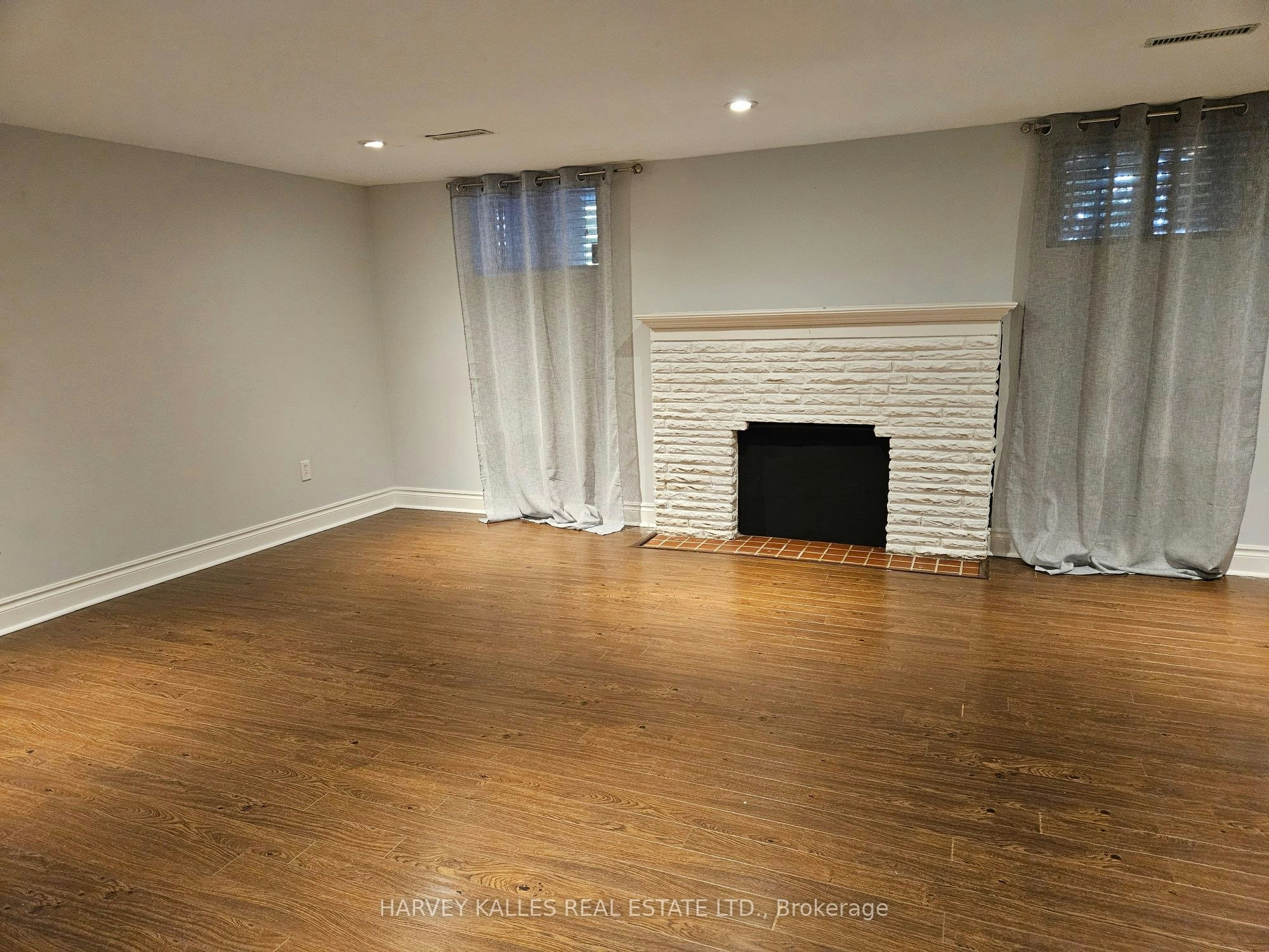 Lower-85 Lanark Avenue, Toronto, ON, M6E 2G3 - 5