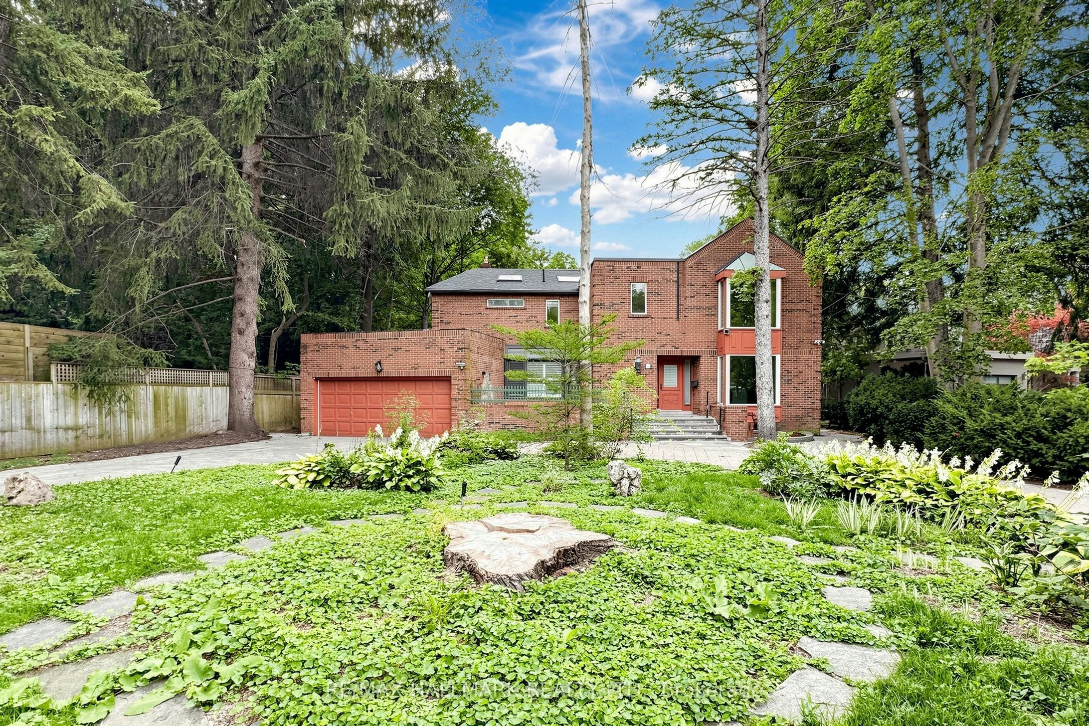 40 Donino Avenue, Toronto, ON, M4N 2W7