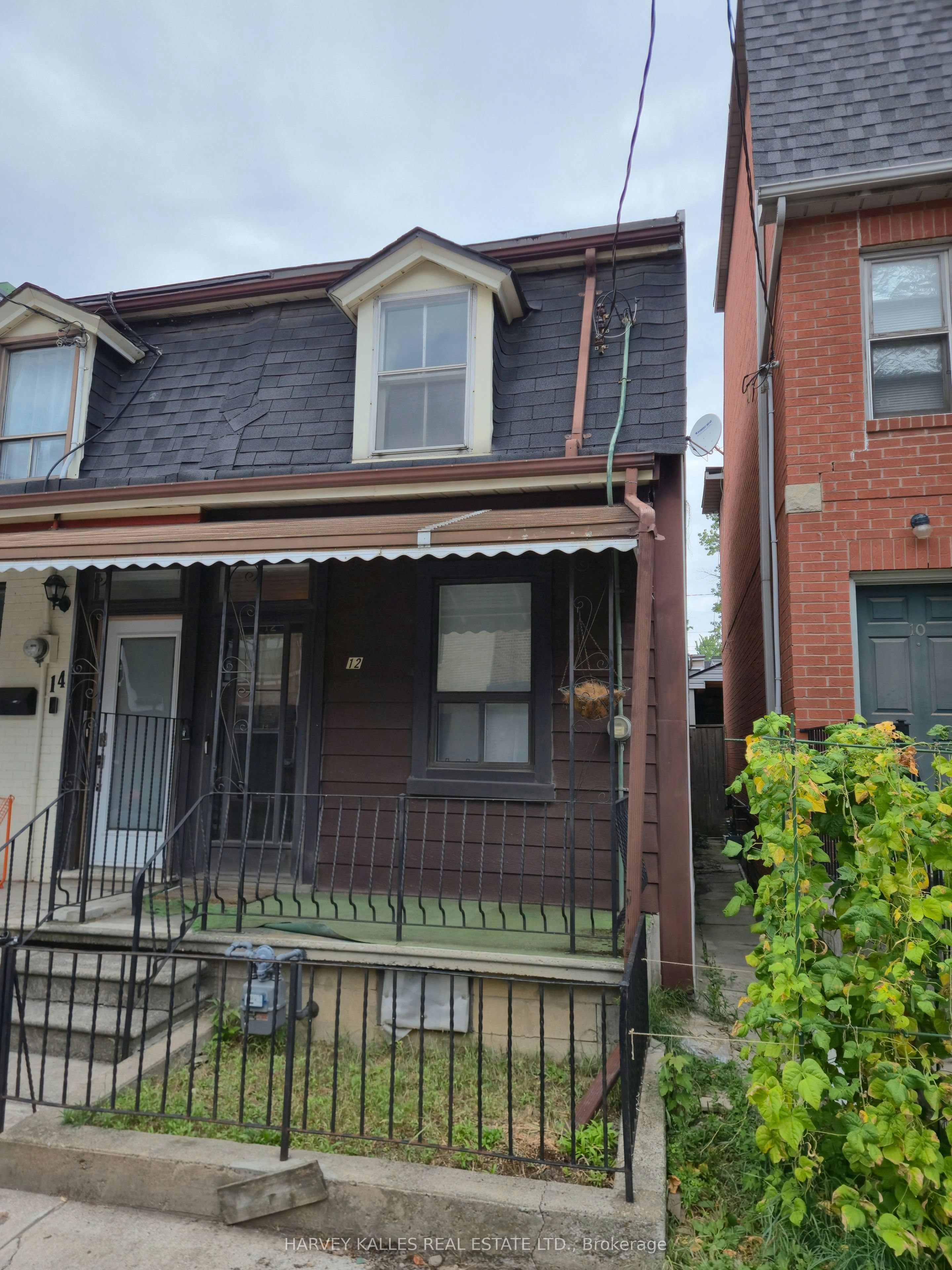 12 Whitaker Avenue, Toronto, ON, M6J 1A1