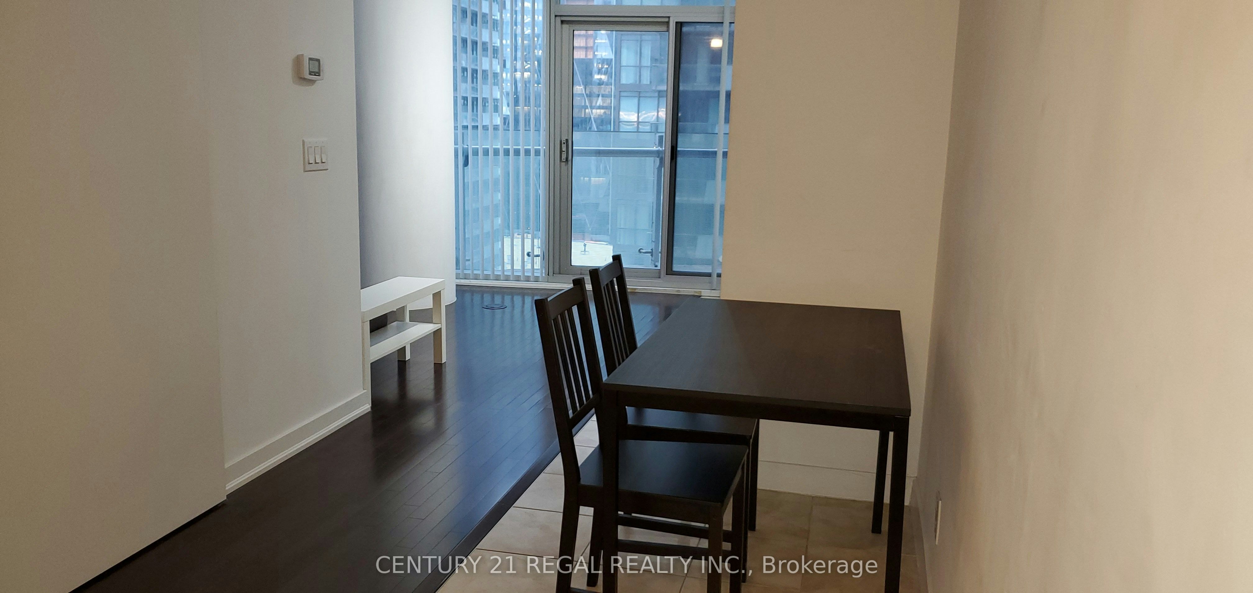 2111-14 York Street, Toronto, ON, M5J 0A9 - 6