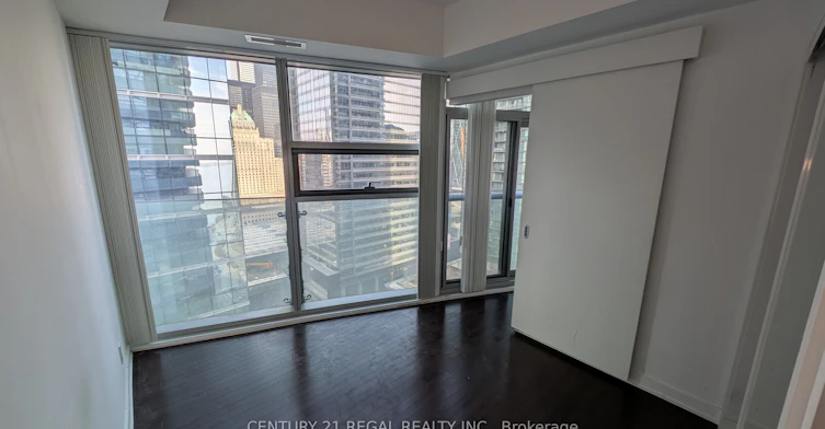 2111-14 York Street, Toronto, ON, M5J 0A9 - 5